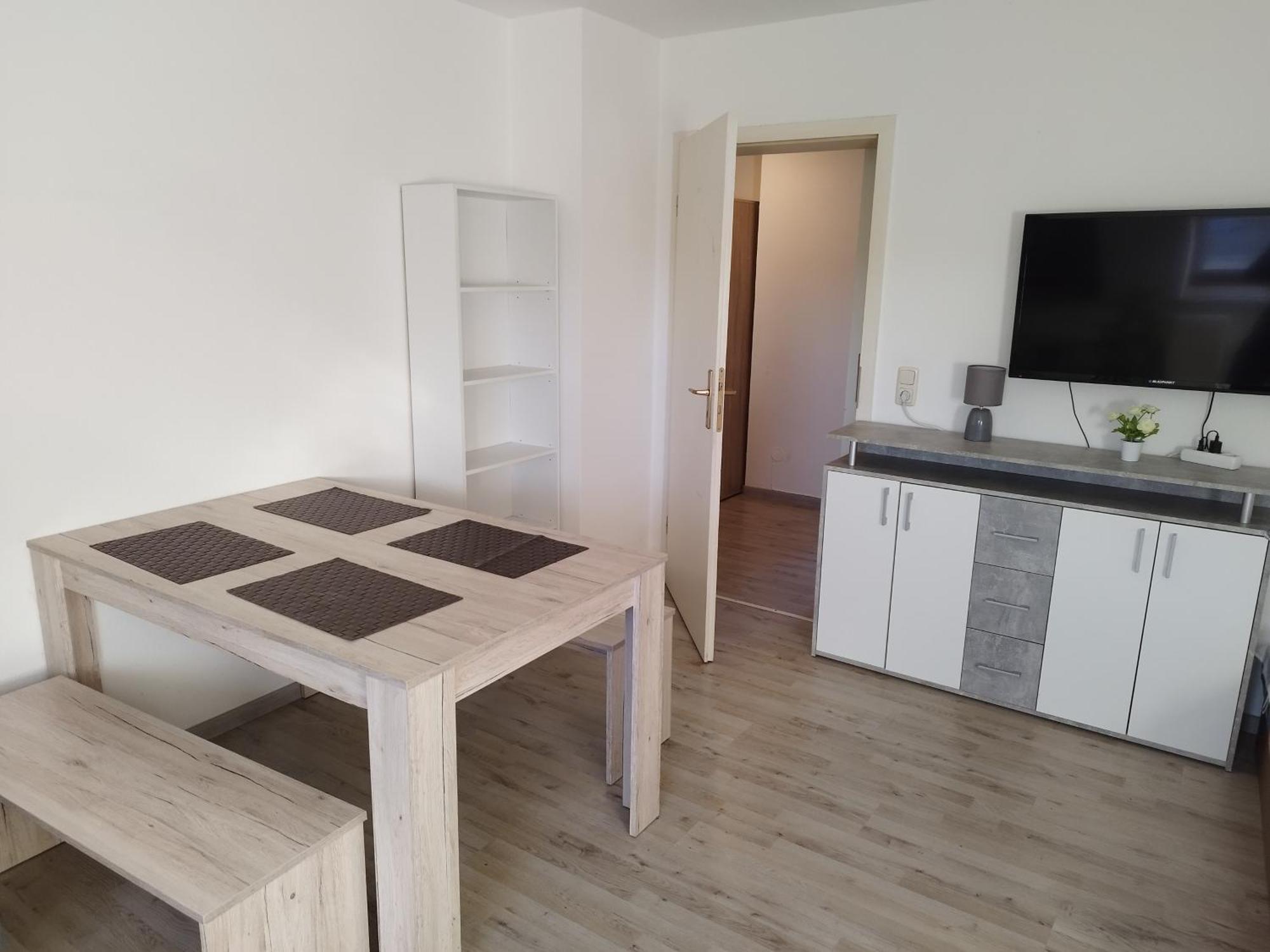 Flex Aparts - Grosse, Moeblierte Wohnung In Zwickau Mit 2 Zimmern Kültér fotó