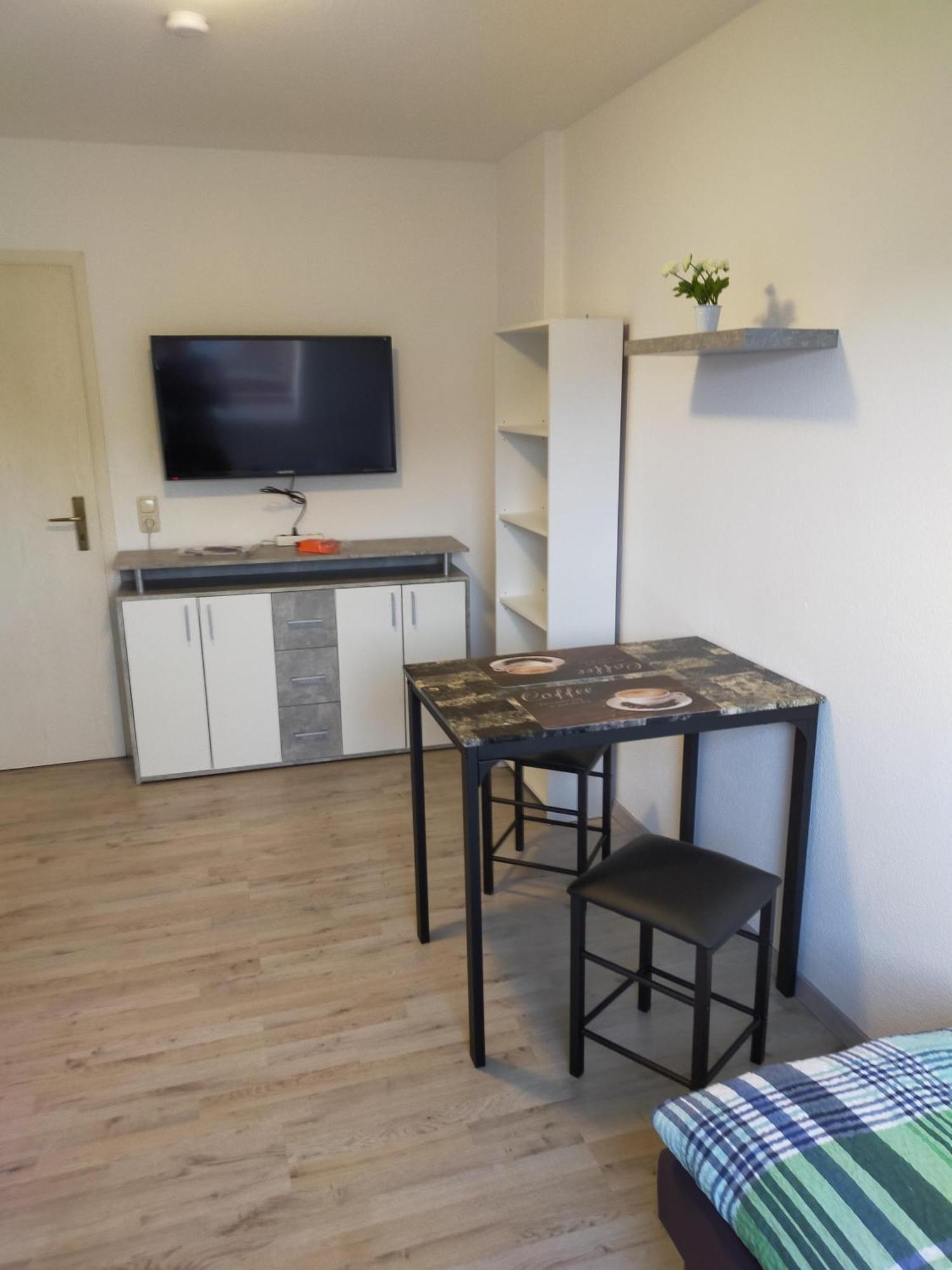Flex Aparts - Grosse, Moeblierte Wohnung In Zwickau Mit 2 Zimmern Kültér fotó