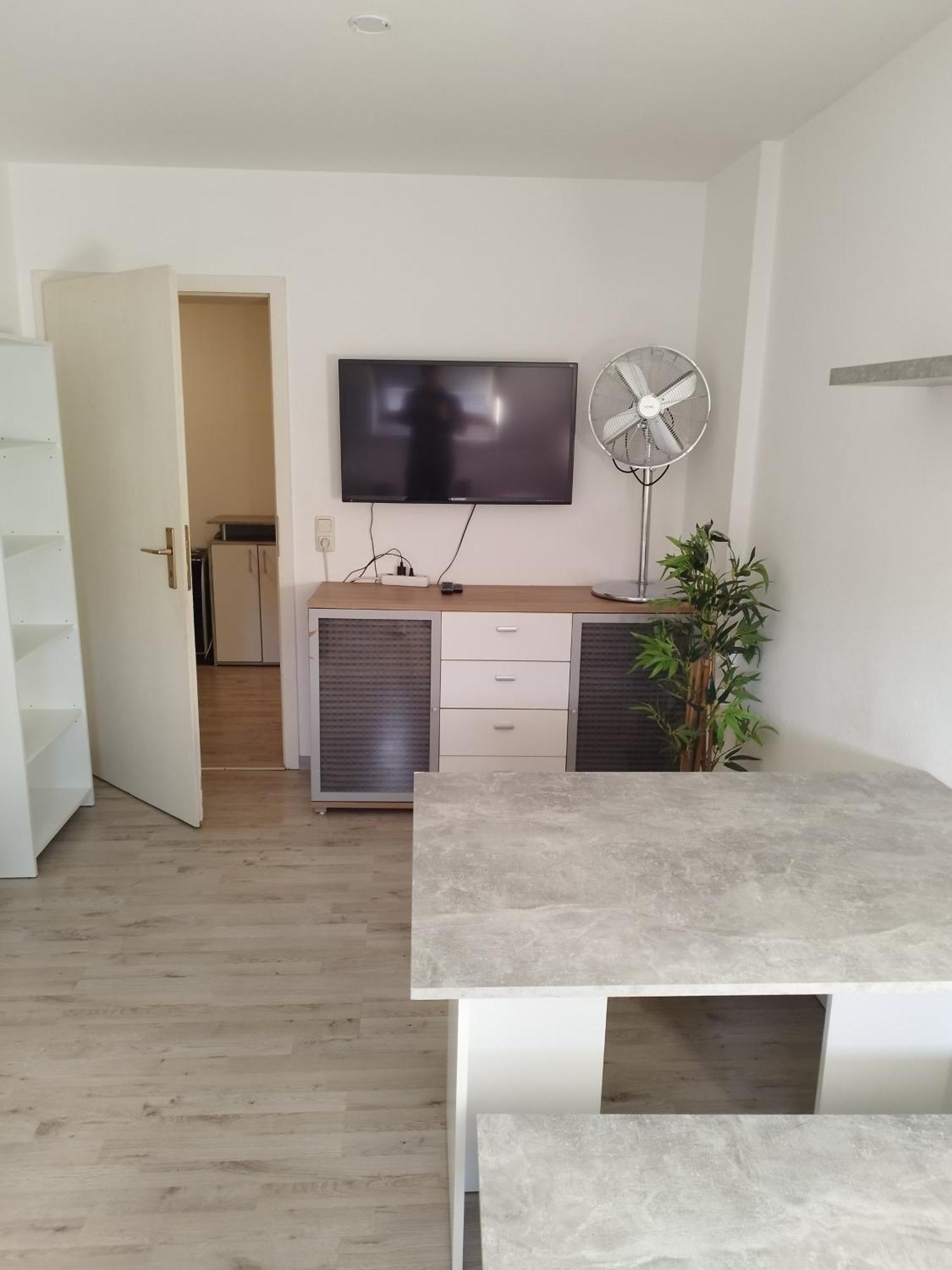 Flex Aparts - Grosse, Moeblierte Wohnung In Zwickau Mit 2 Zimmern Kültér fotó