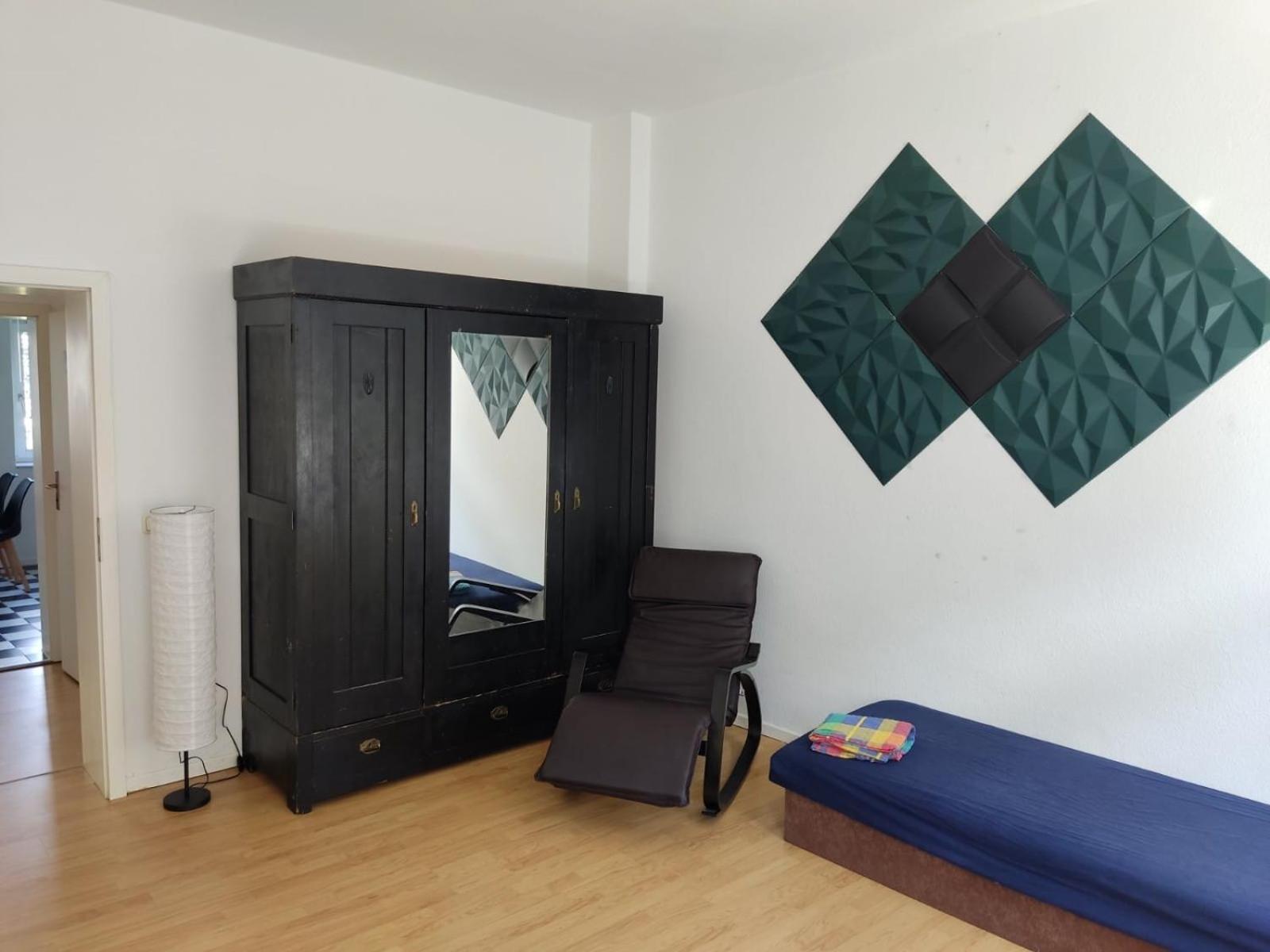 Flex Aparts - Grosse, Moeblierte Wohnung In Zwickau Mit 2 Zimmern Kültér fotó